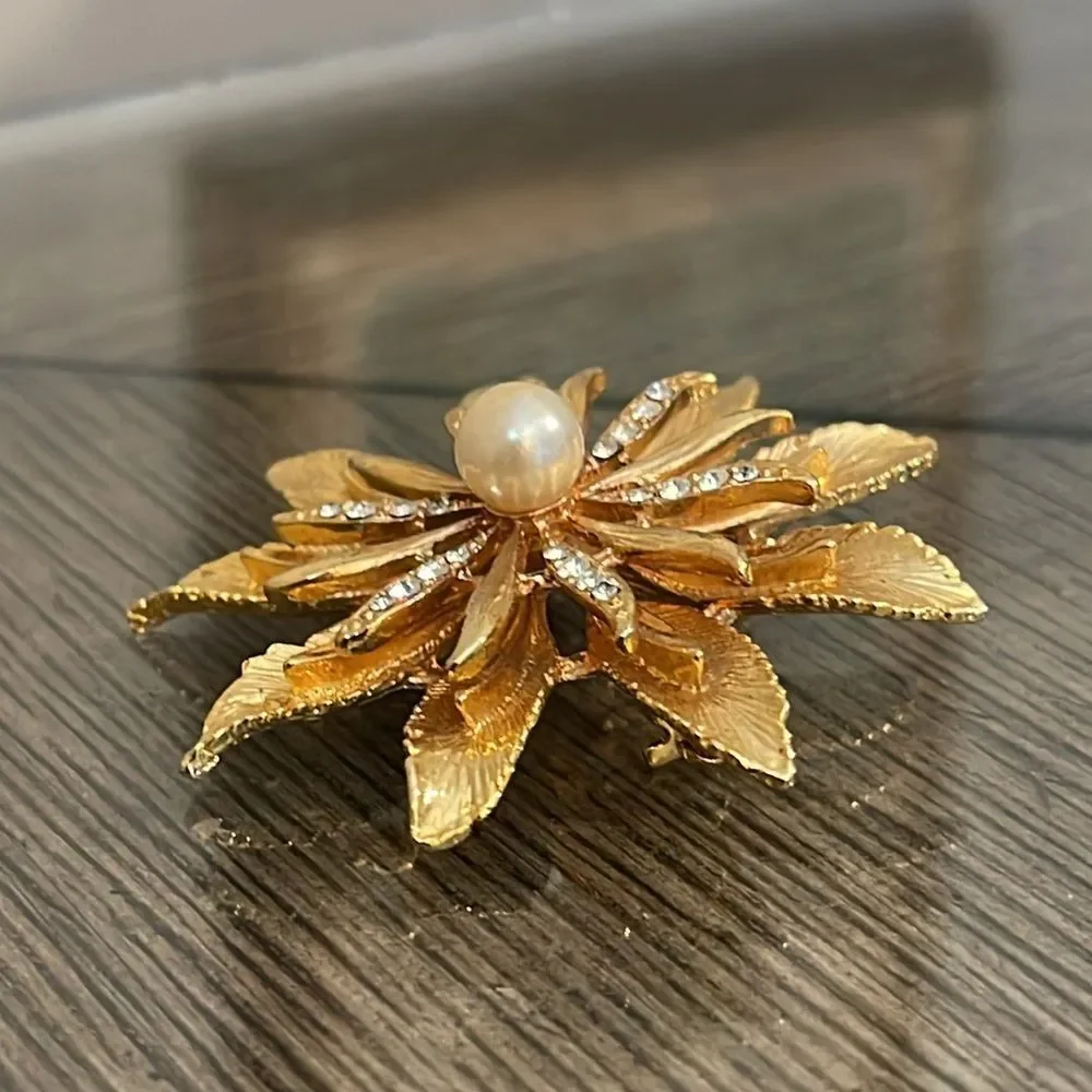 Vintage Gold-tone Floral Brooch with Pearl Accent & Rhinestones